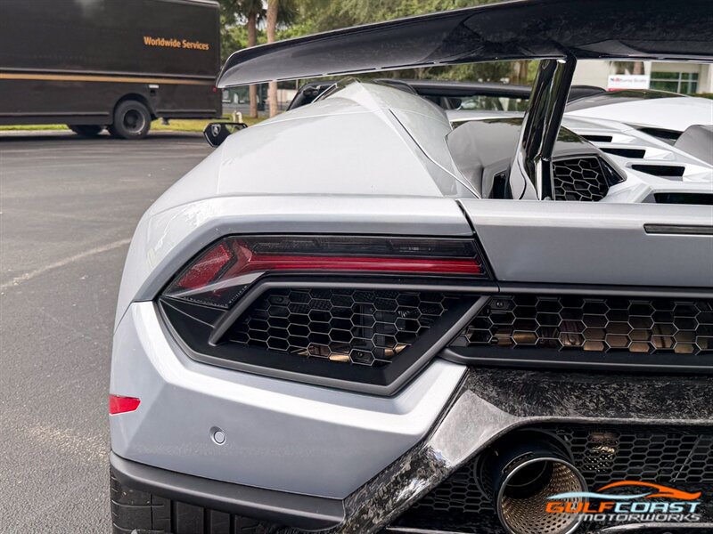 Used 2019 Lamborghini Huracan Performante AWD/4WD image 52