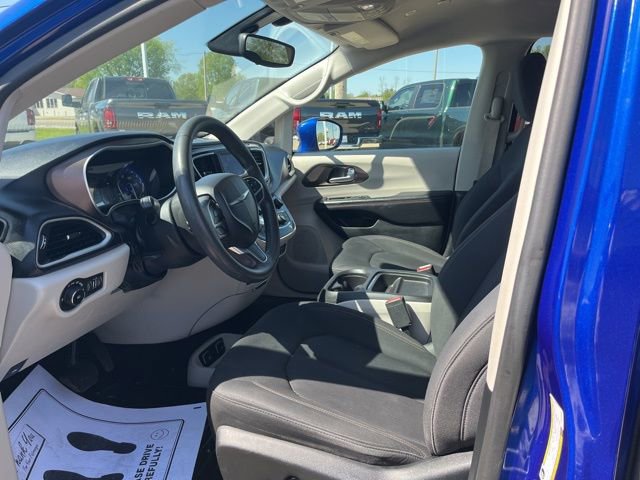 Used 2018 Chrysler Pacifica Touring Plus w/ Tire & Wheel Group image 11