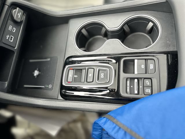 Used 2025 Honda Pilot Touring image 23