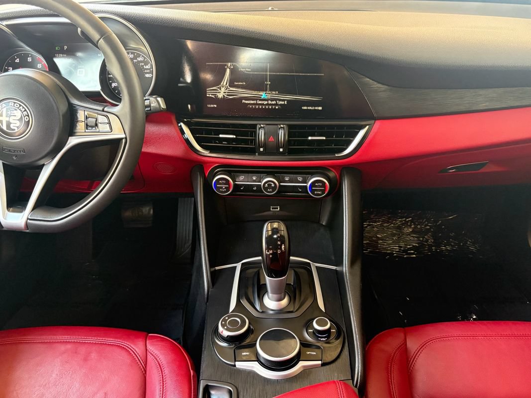 Used 2018 Alfa Romeo Giulia AWD image 10