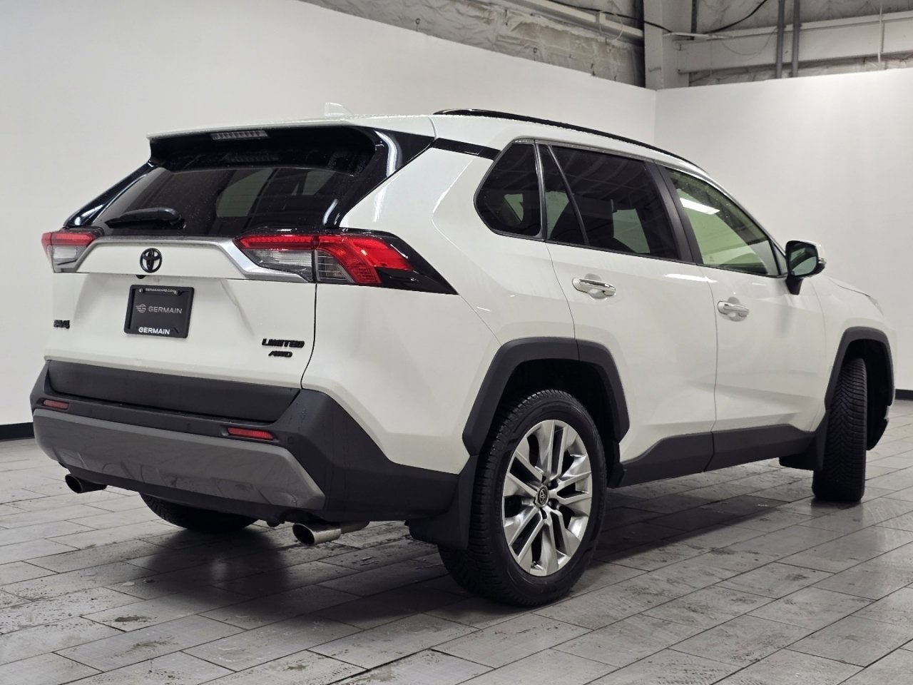 Certified 2019 Toyota RAV4 Limited w/ Advanced Technology Package image 17