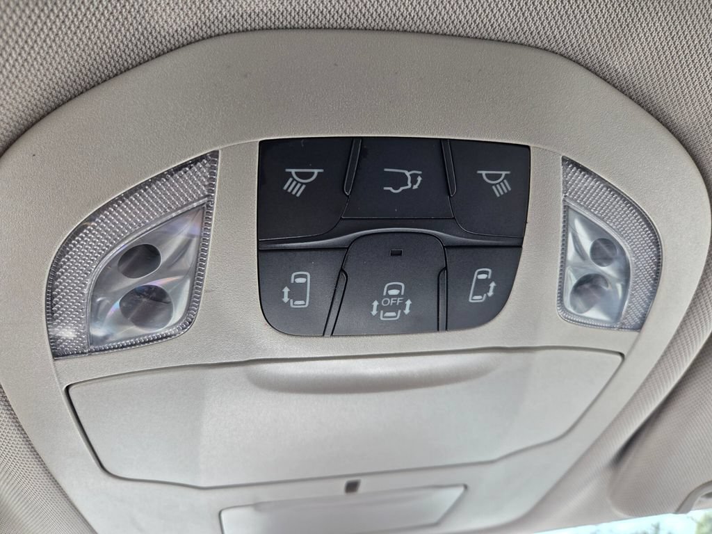 Used 2022 Chrysler Pacifica Touring-L FWD image 34