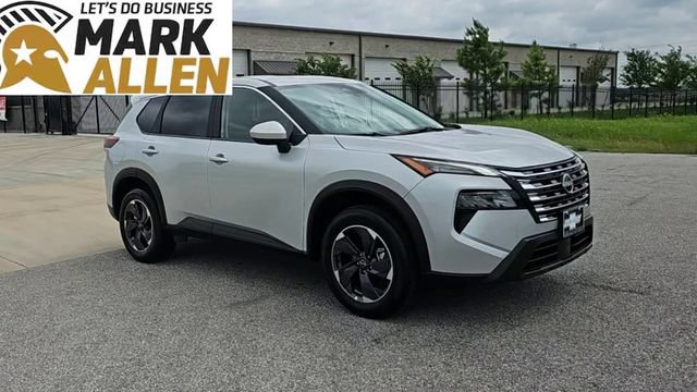 Used 2025 Nissan Rogue SV FWD image 2