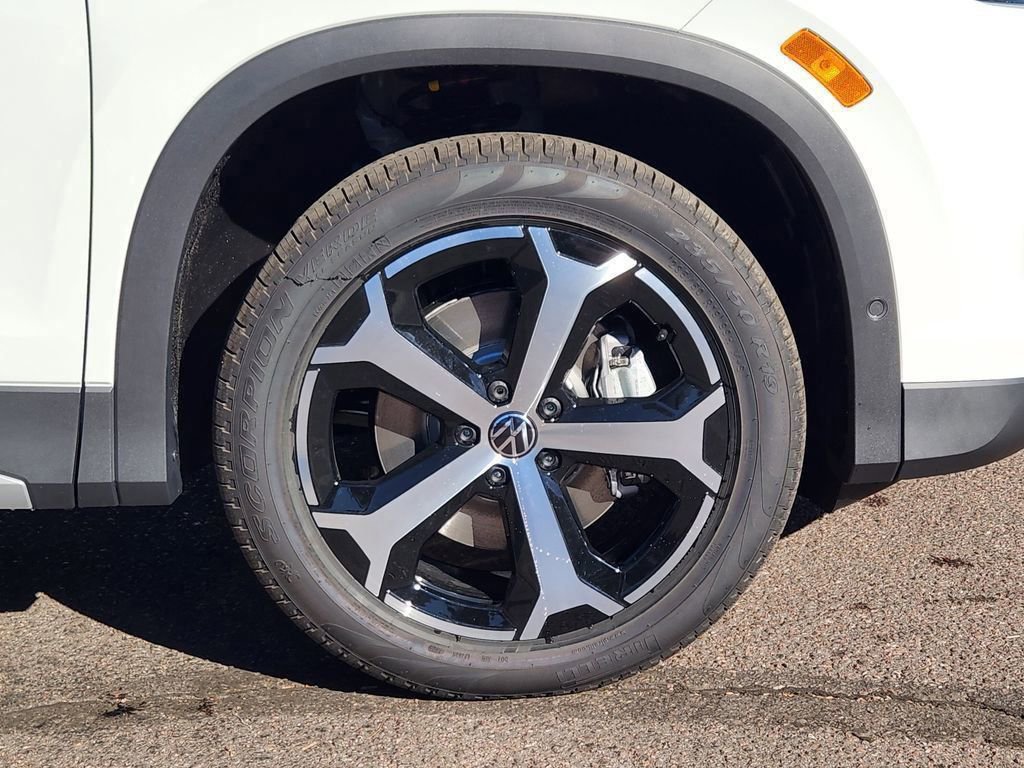New 2026 Volkswagen Tiguan SE image 30