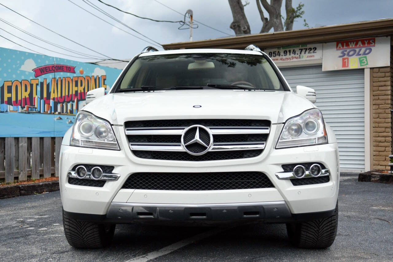 Used 2011 Mercedes-Benz GL 450 4MATIC image 3
