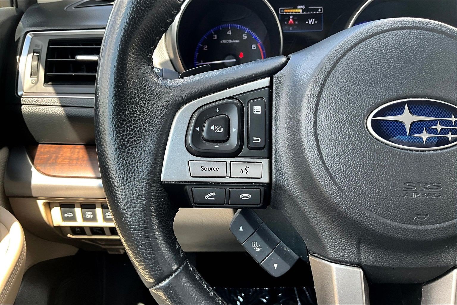Used 2017 Subaru Outback 2.5i Limited AWD/4WD image 20