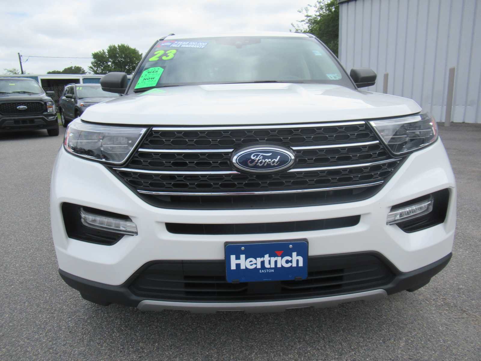 Used 2023 Ford Explorer XLT w/ Equipment Group 202A AWD/4WD image 2