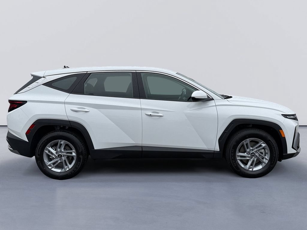 New 2026 Hyundai Tucson SE FWD image 2