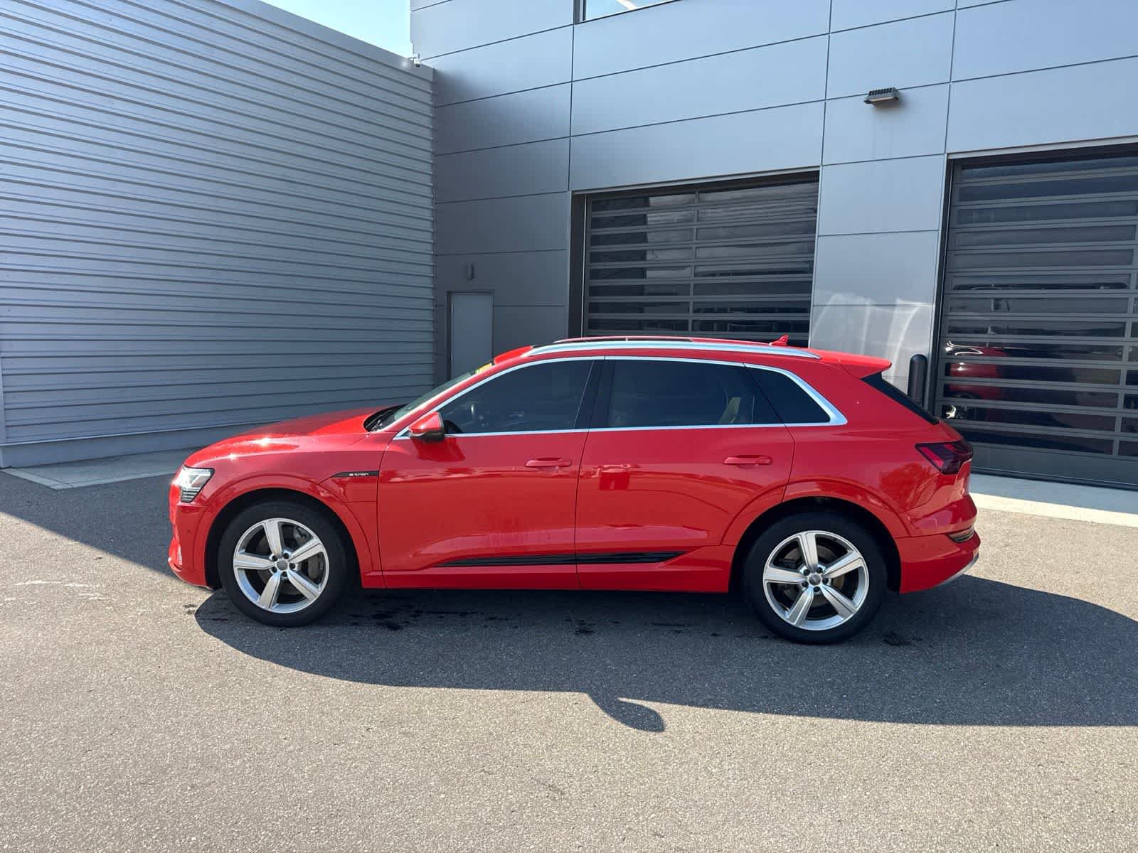 Used 2019 Audi e-tron Premium Plus AWD/4WD video 2
