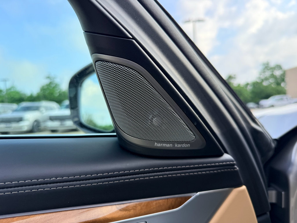 Used 2018 BMW 750i RWD image 10