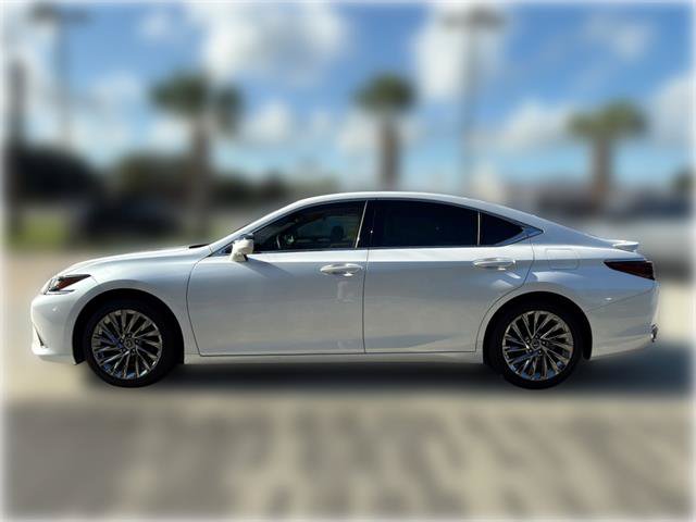 Used 2025 Lexus ES 300h Ultra Luxury w/ Accessory Package (Z1) FWD image 5