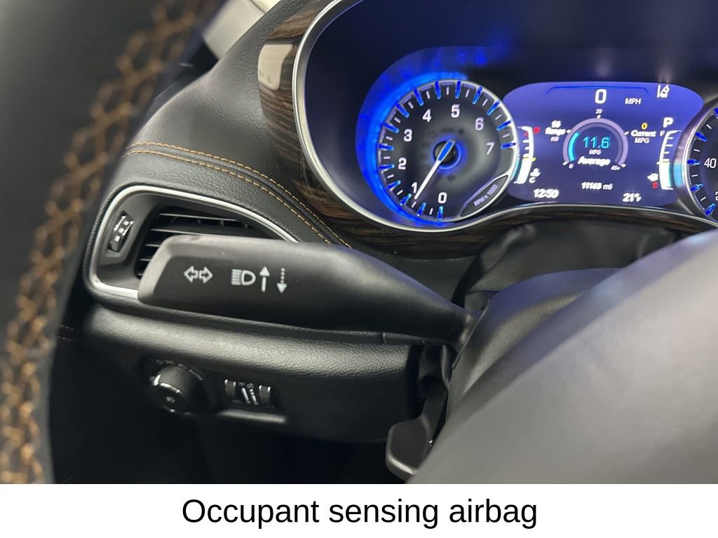 Used 2023 Chrysler Pacifica Pinnacle w/ Trailer Tow Group image 36