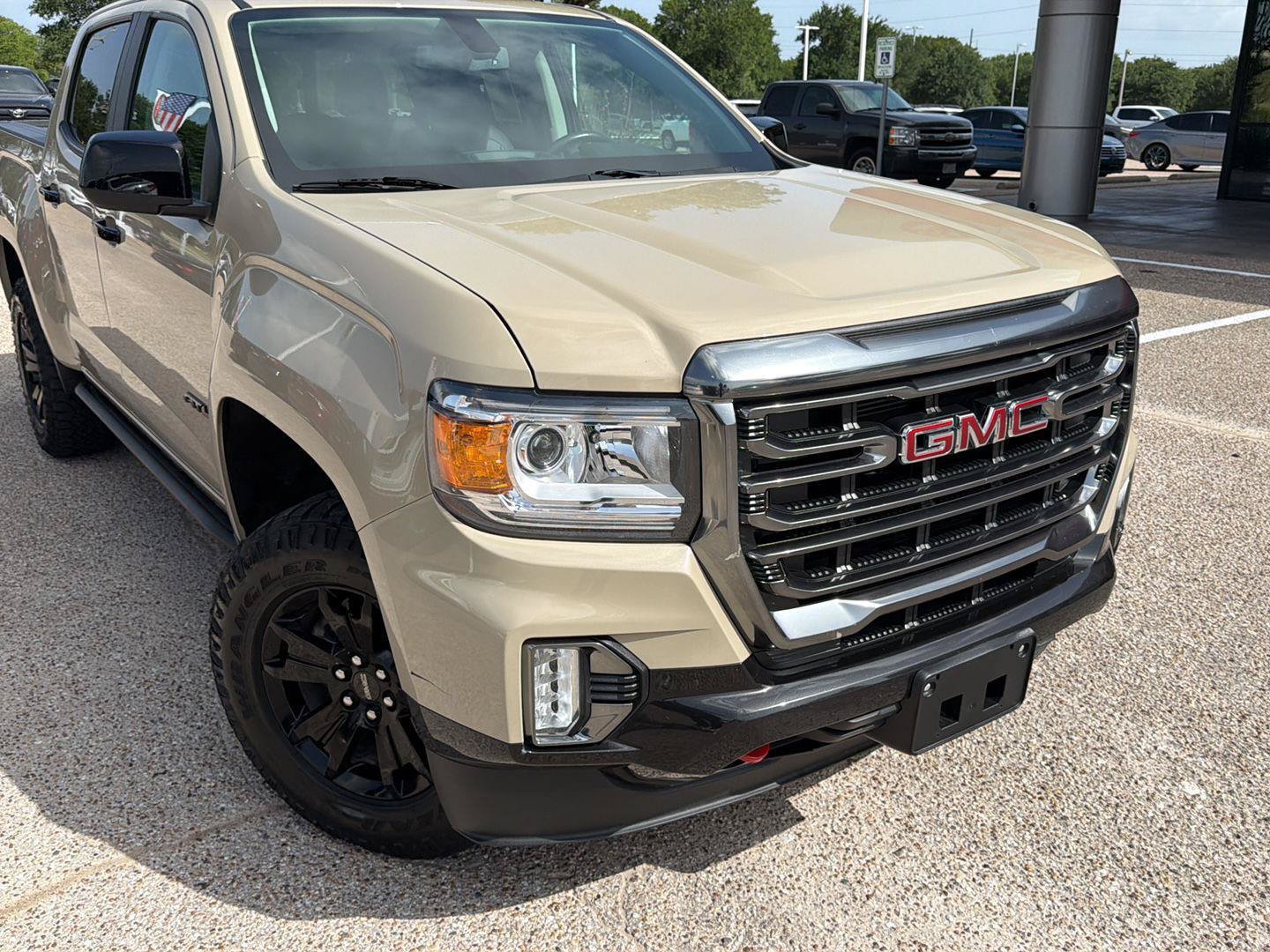 Used 2022 GMC Canyon AT4 AWD/4WD image 8