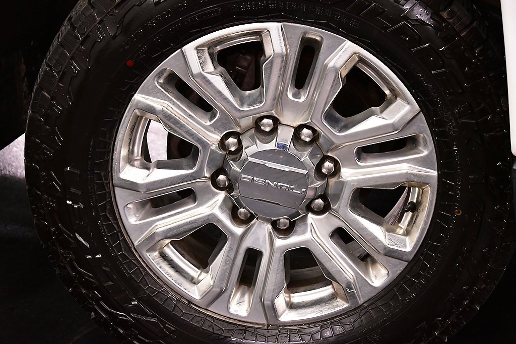 Used 2021 GMC Sierra 2500 Denali w/ Denali Ultimate Package image 9