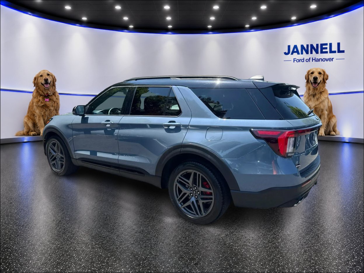 Used 2025 Ford Explorer ST w/ Sun And Sound Package AWD/4WD image 8