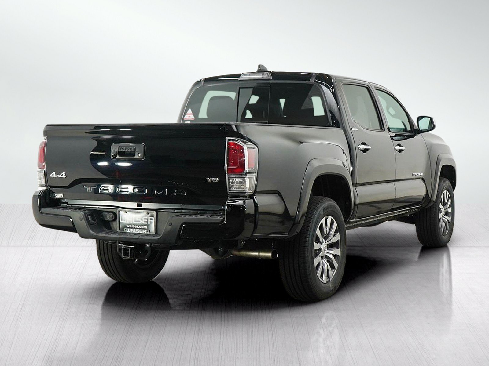 Used 2022 Toyota Tacoma Limited AWD/4WD image 5