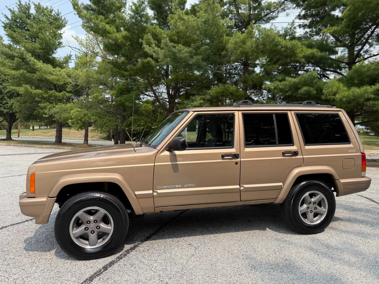 Used 1999 Jeep Cherokee Classic image 11