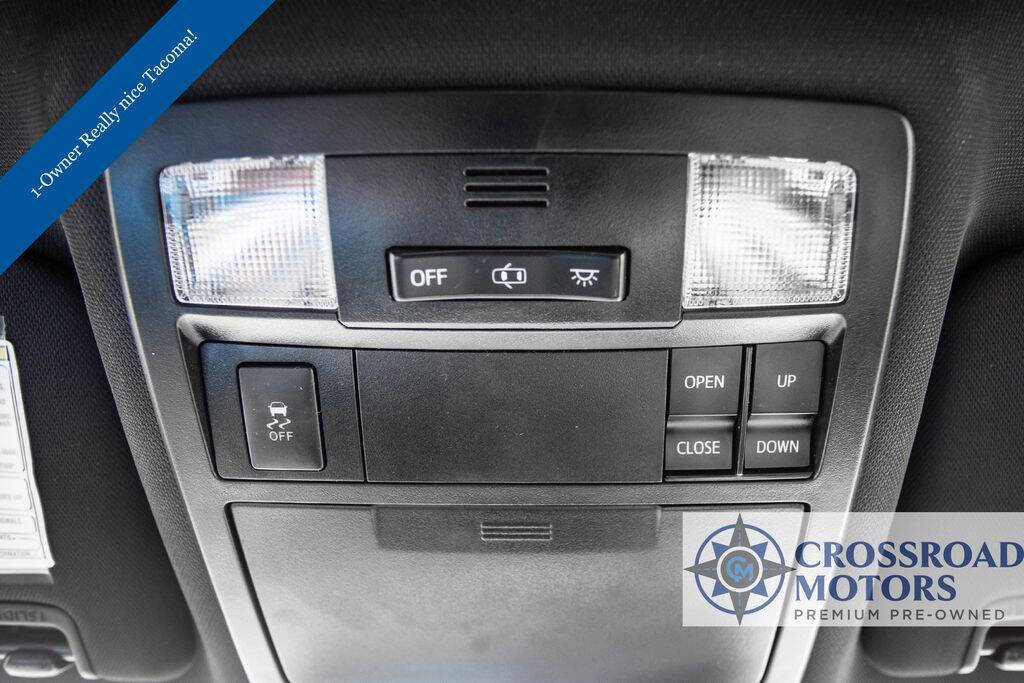 Used 2019 Toyota Tacoma Limited image 38