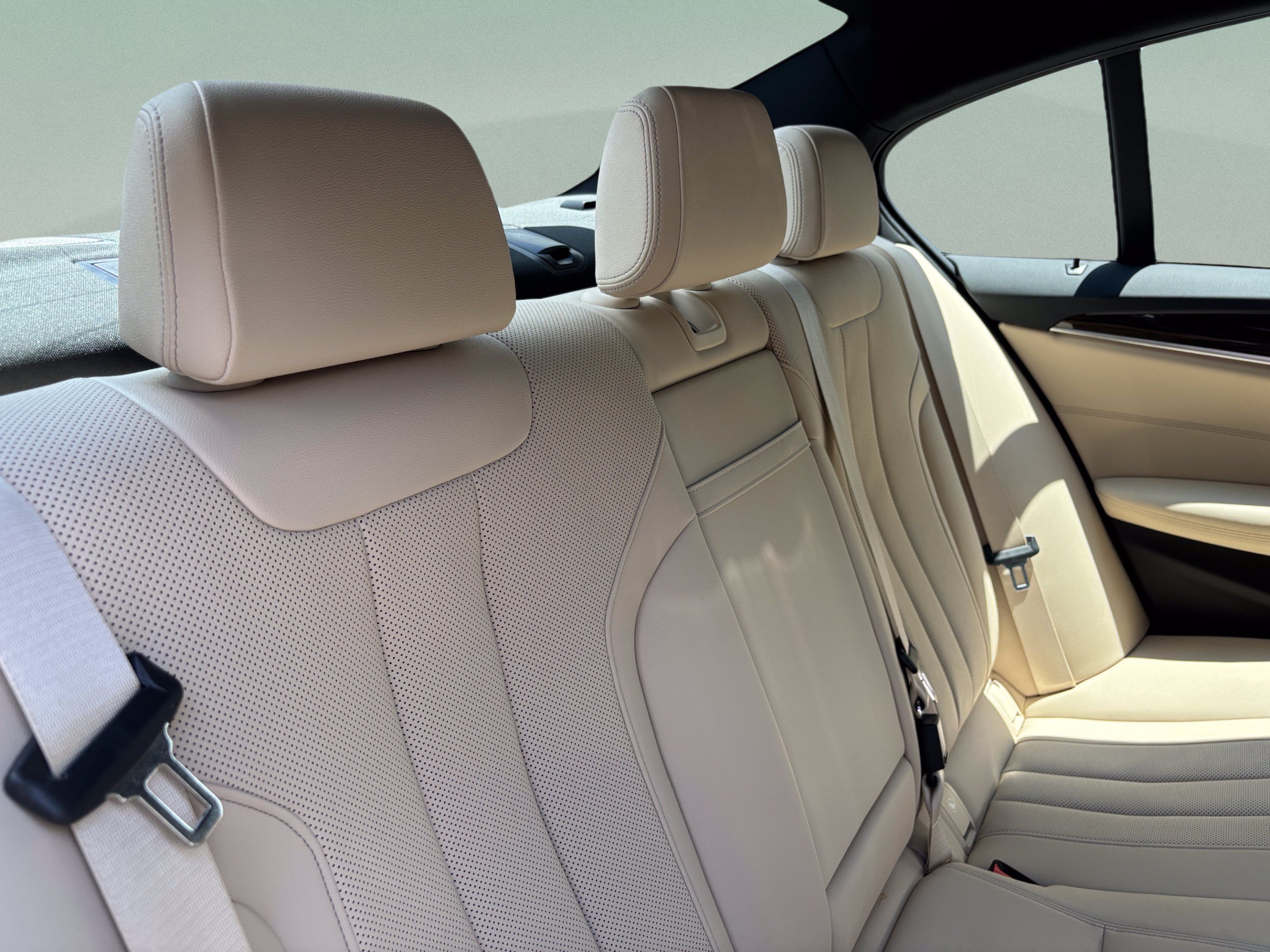 Used 2022 BMW 530i w/ Premium Package RWD image 31