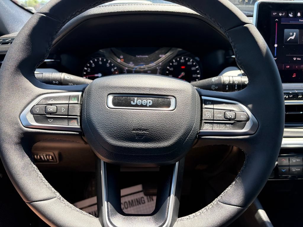 Used 2023 Jeep Compass Limited AWD/4WD image 17