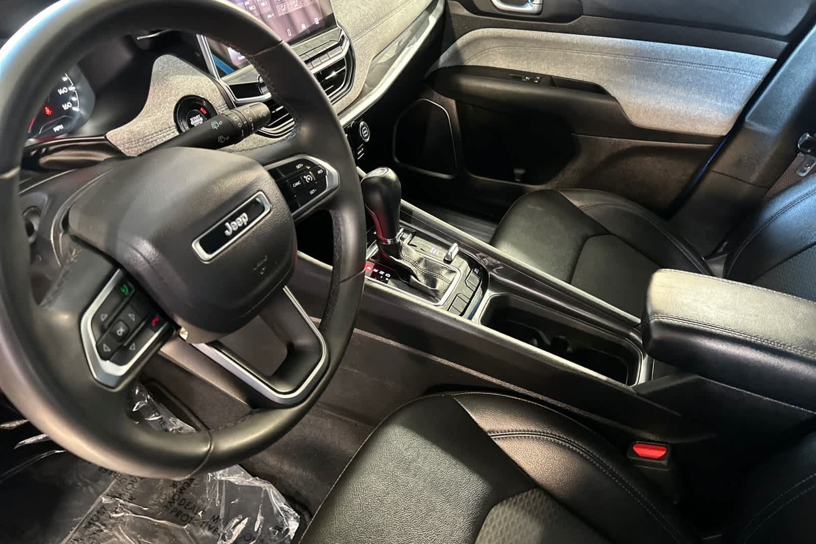 Used 2024 Jeep Compass Latitude AWD/4WD image 8