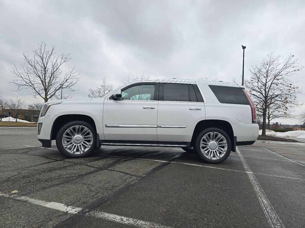 Used 2018 Cadillac Escalade Luxury image 13