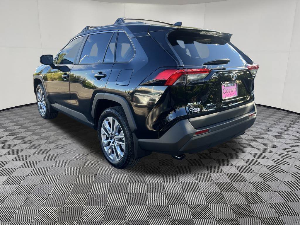 Used 2025 Toyota RAV4 XLE Premium w/ Weather Package AWD/4WD image 5
