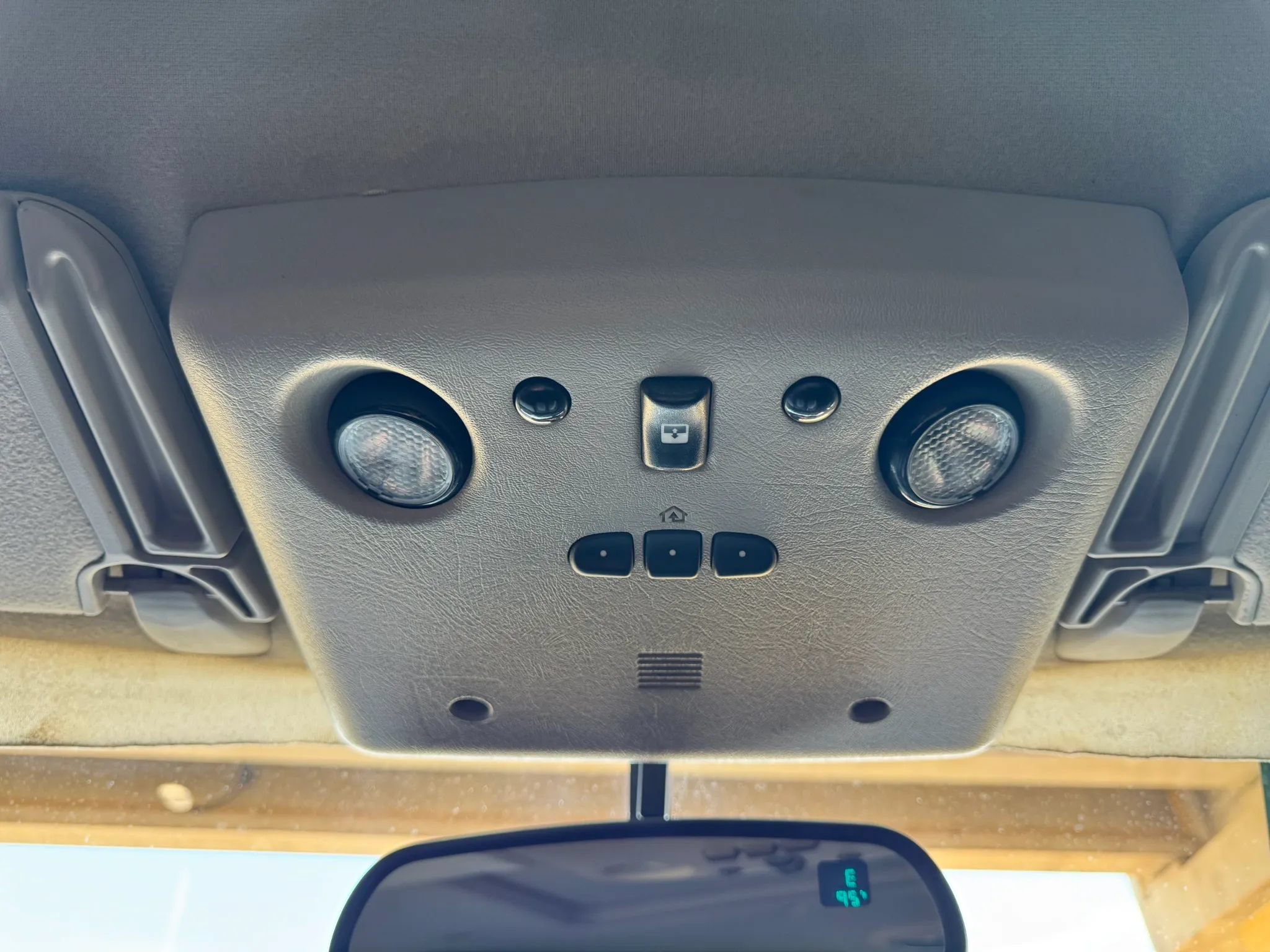 Used 2005 HUMMER H2 SUT w/ Preferred Equipment Group AWD/4WD image 17