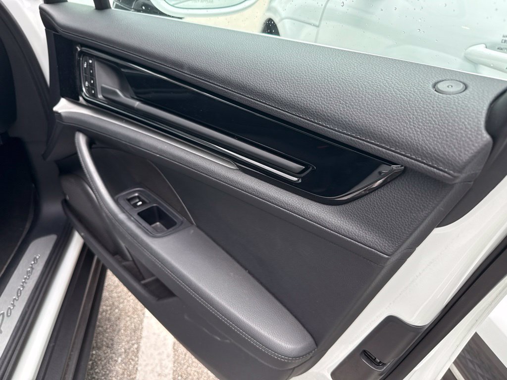 Certified 2025 Porsche Panamera RWD image 25
