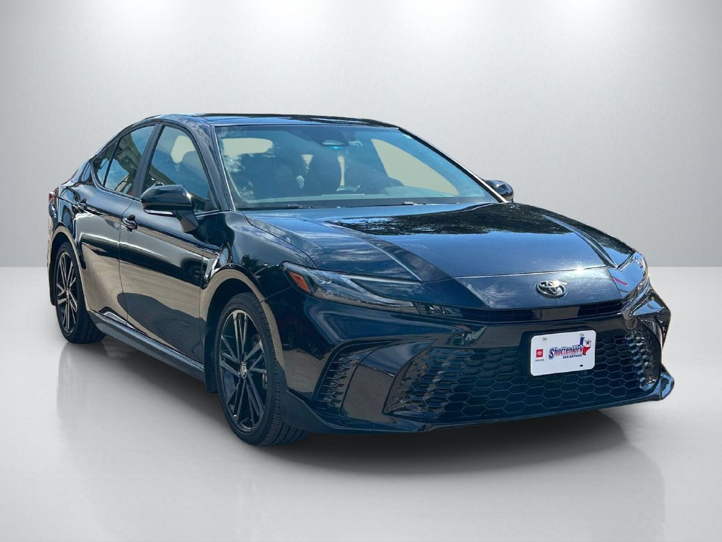 Used 2026 Toyota Camry XSE AWD/4WD image 3