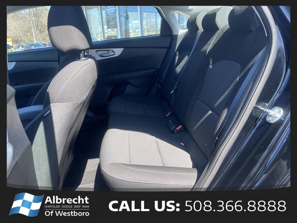 Used 2023 Kia Forte LXS w/ LXS Technology Package FWD image 13