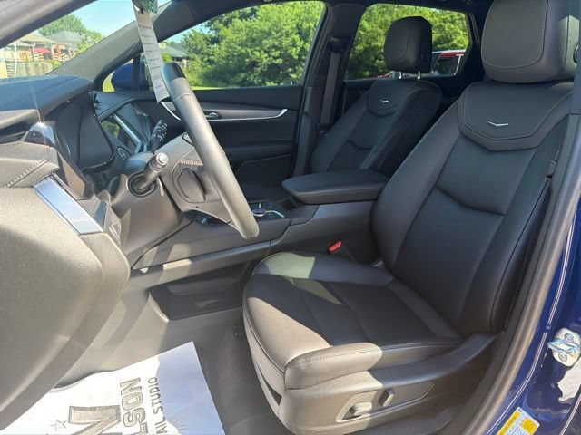 Used 2025 Cadillac XT5 Luxury FWD image 11