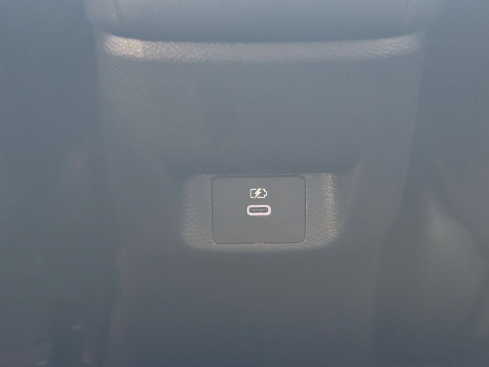 Used 2025 Nissan Versa SV FWD image 21