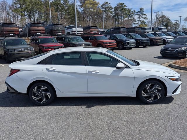 Certified 2025 Hyundai Elantra SEL image 8