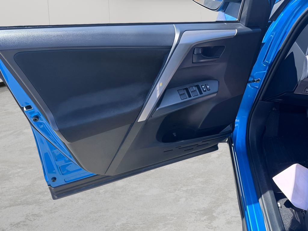 Used 2018 Toyota RAV4 LE w/ All Weather Liner Package image 15