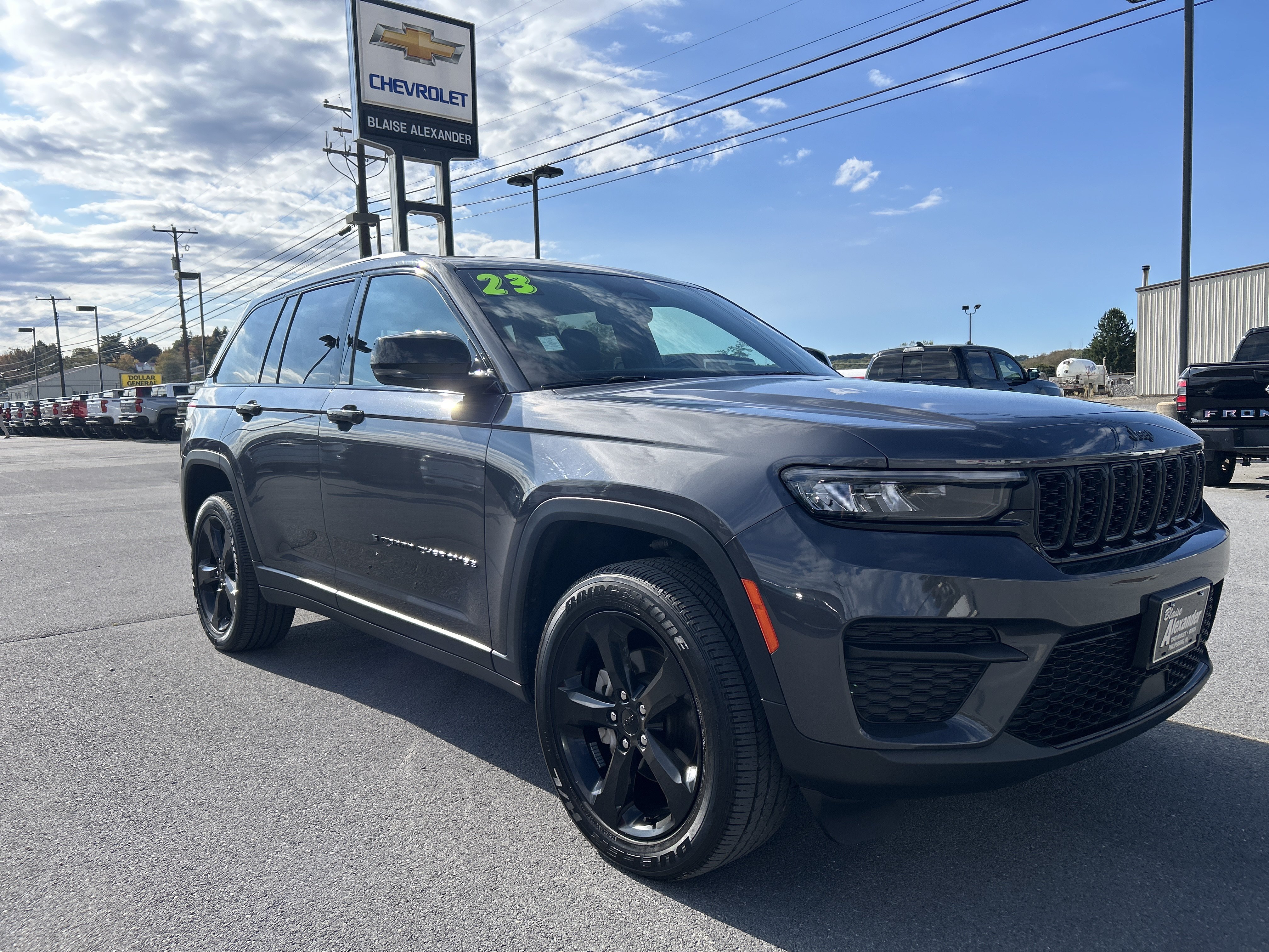 Used 2023 Jeep Grand Cherokee Altitude