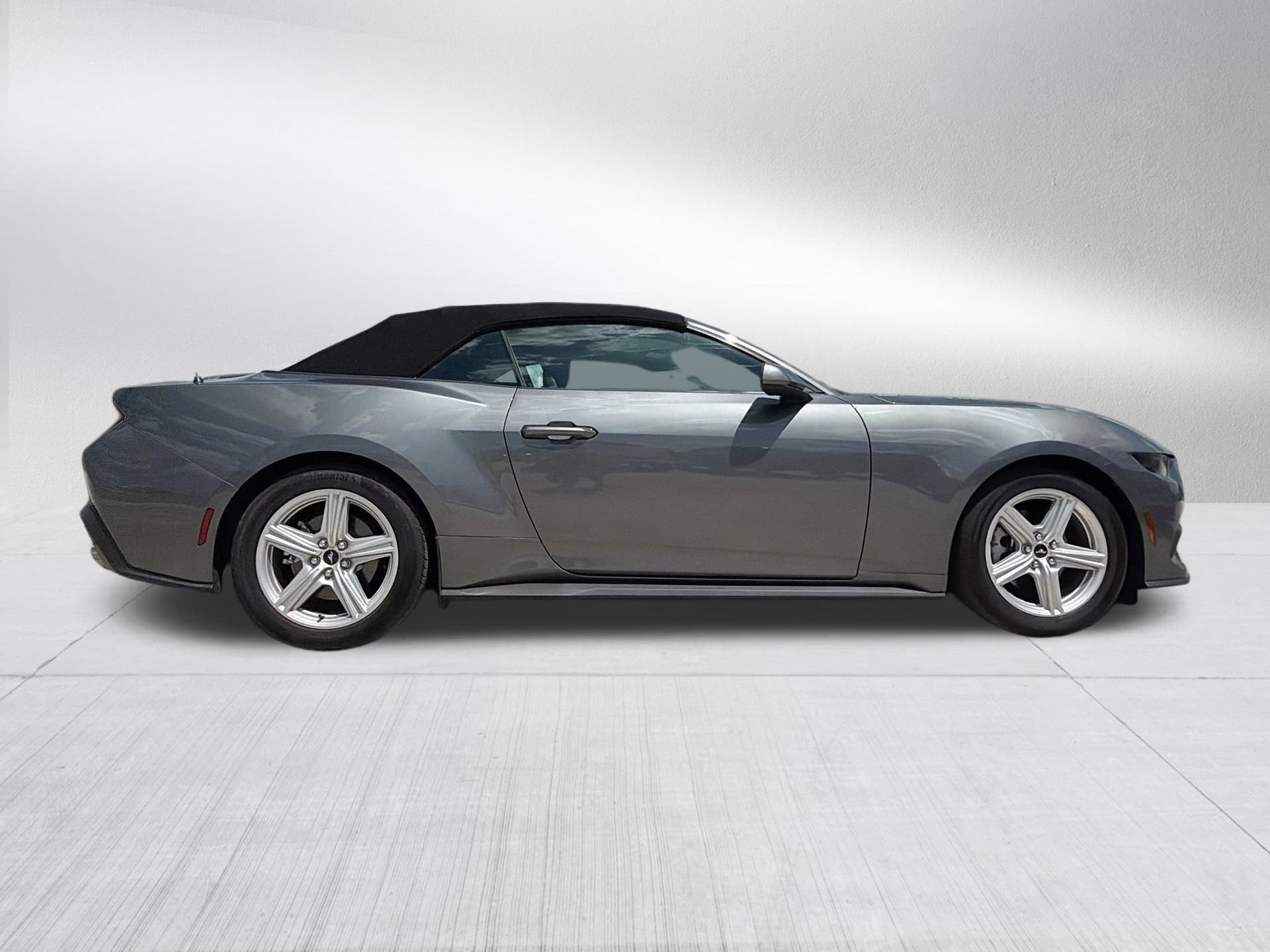 Used 2026 Ford Mustang Premium RWD image 5