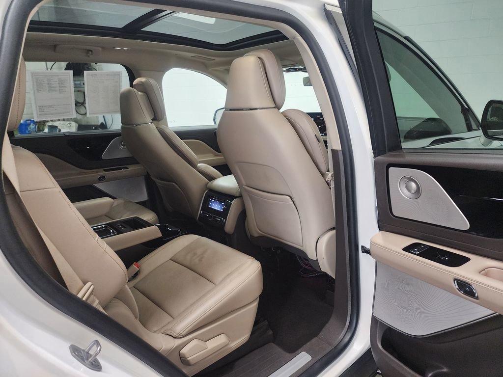 Used 2021 Lincoln Aviator Reserve w/ Equipment Group 202A AWD/4WD image 31