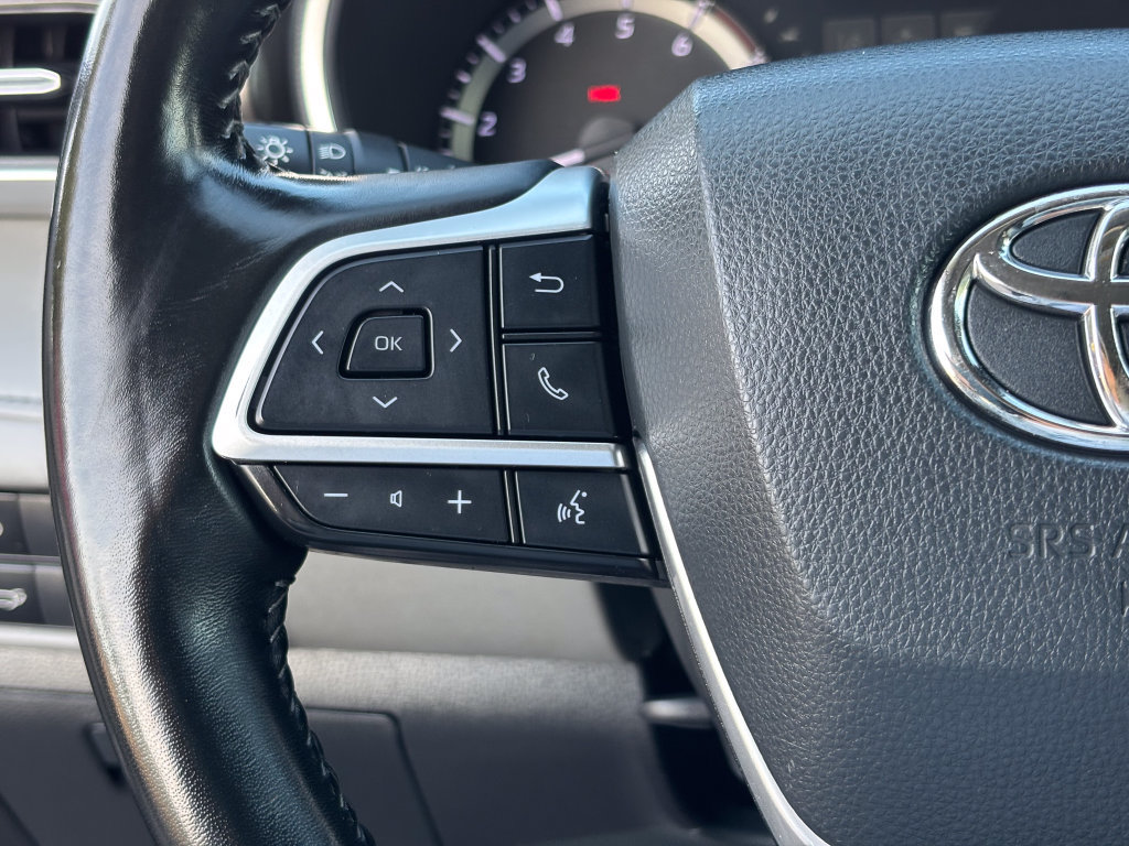 Used 2023 Toyota Highlander XLE AWD/4WD image 28
