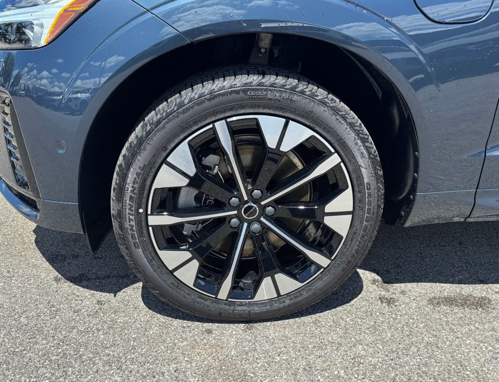 New 2026 Volvo XC60 T8 Plus w/ Protection Package Premier AWD/4WD image 9