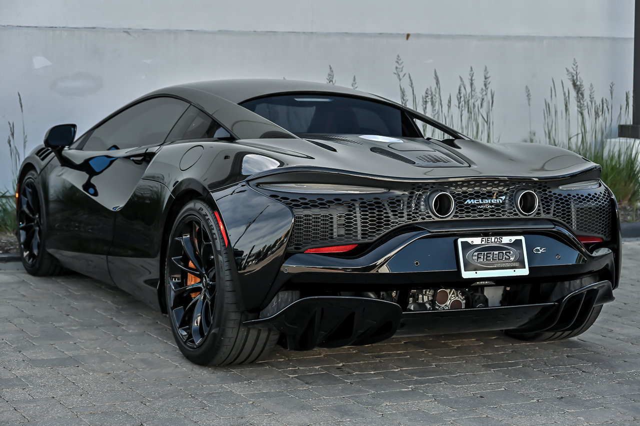 Used 2023 McLaren Artura RWD image 10