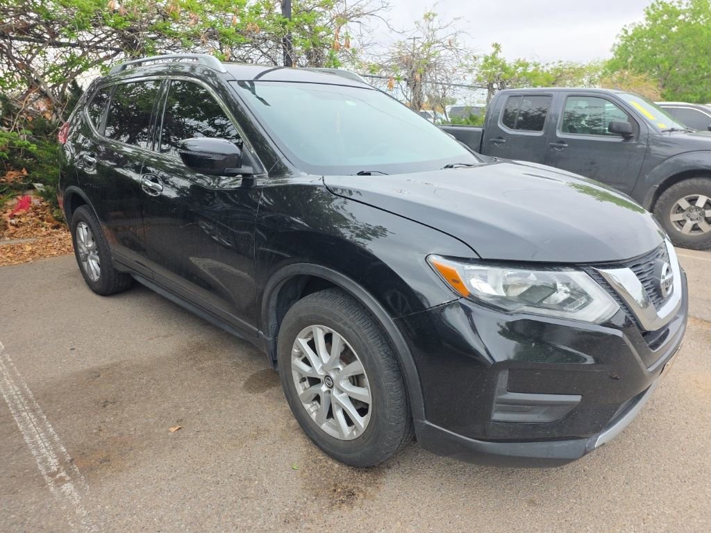 Used 2018 Nissan Rogue SV image 1