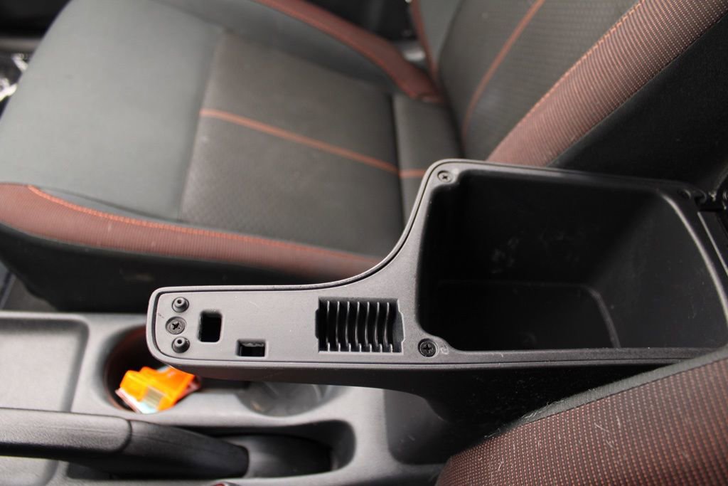 Used 2020 Nissan Versa SR image 39