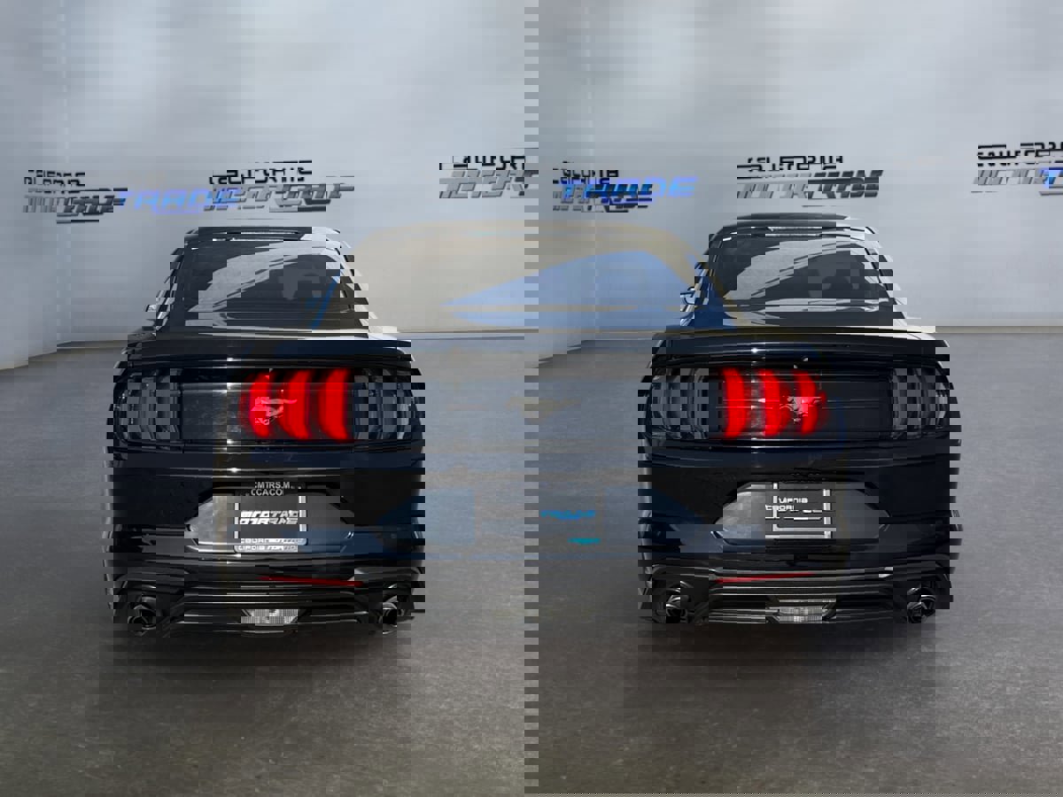 Used 2018 Ford Mustang Coupe RWD image 6