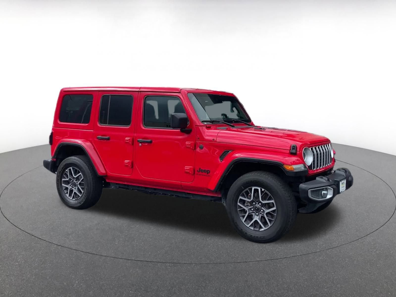 Used 2025 Jeep Wrangler Sahara image 2