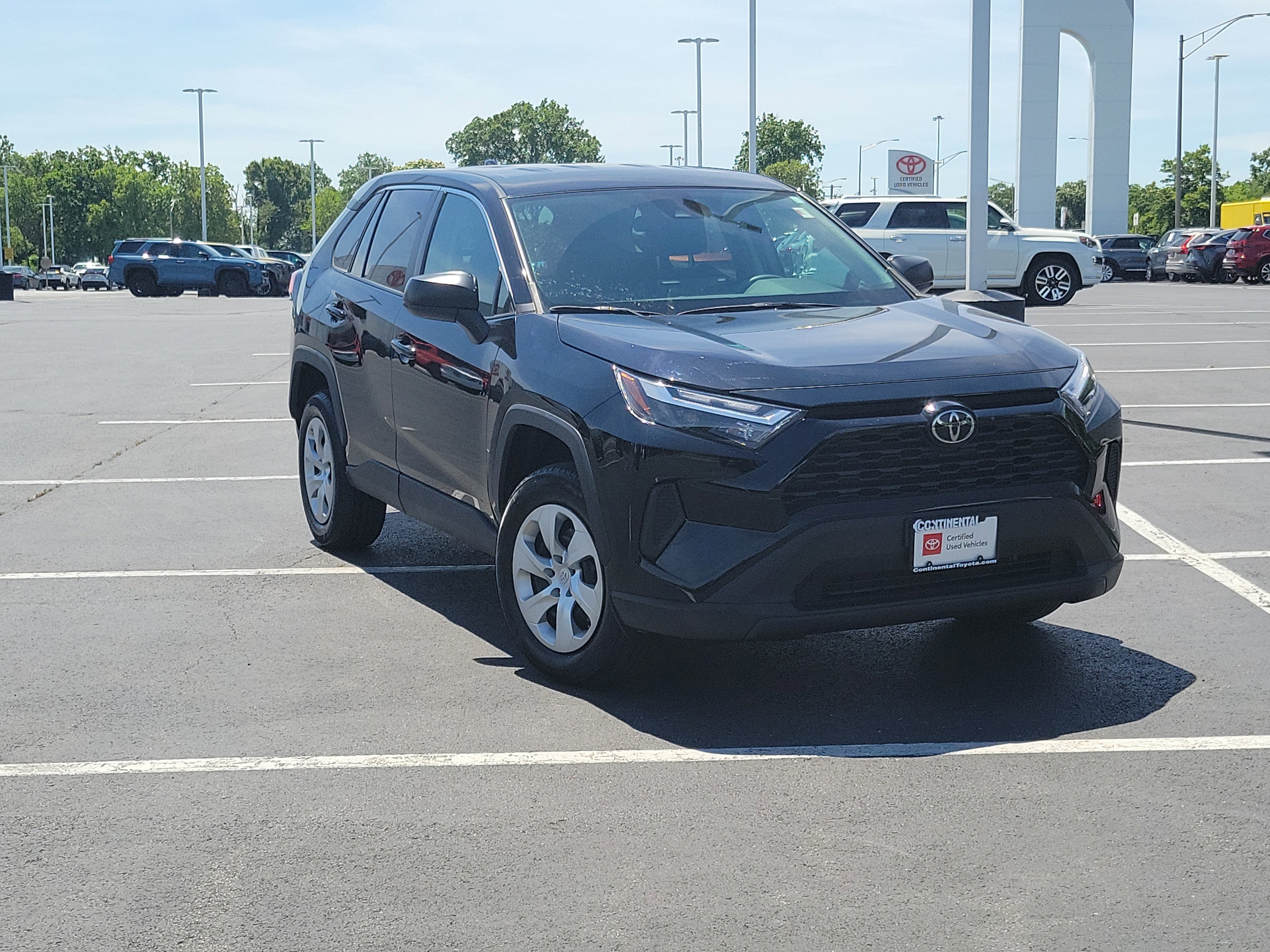 Certified 2023 Toyota RAV4 LE AWD/4WD image 31