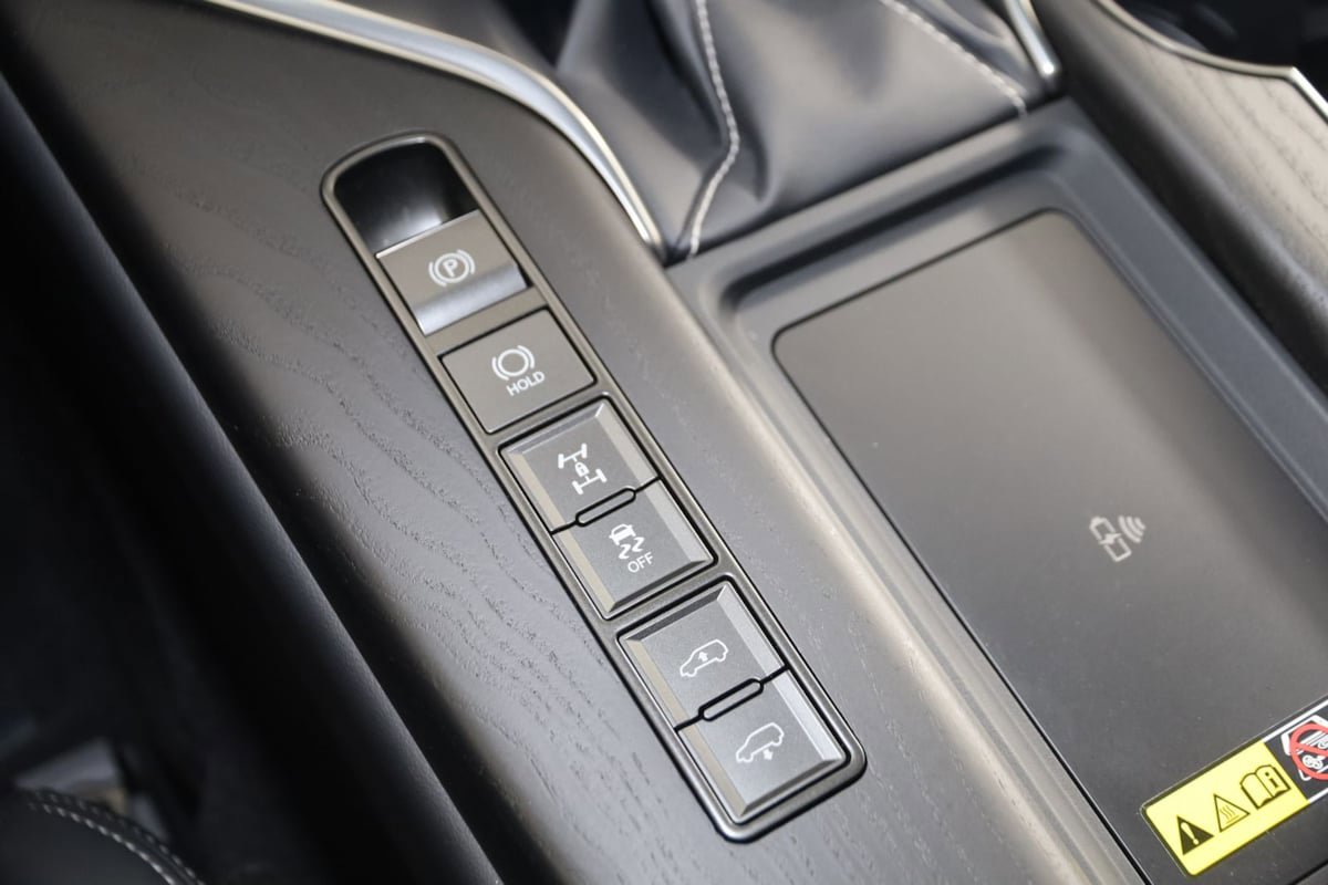 Used 2025 Lexus LX 600 4WD w/ Luxury Package image 33
