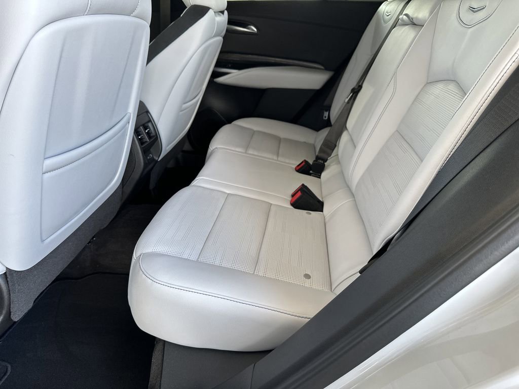Certified 2025 Cadillac XT4 Sport FWD image 32
