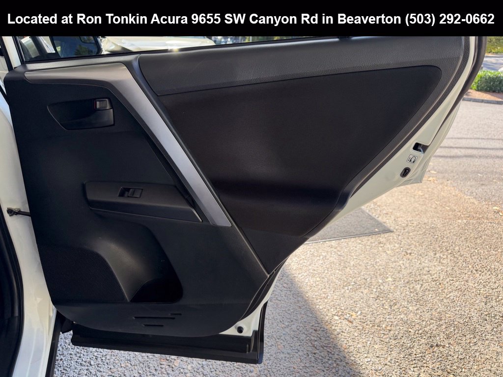 Used 2018 Toyota RAV4 LE w/ All Weather Liner Package AWD/4WD image 27