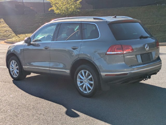 Used 2016 Volkswagen Touareg Sport AWD/4WD image 6